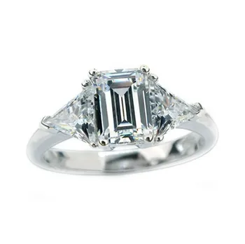 3Ct Resnično 750 Belo Zlato Emerald Cut Palmary Design Sintetični Diamanti Zaročni Prstan Čudovito 750 Poročni Nakit Za Ženske