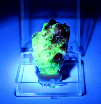 Naravni fluorescentno Granat mineralnih vzorcu kamni in zdravilnimi kristali kristali kremena dragih kamnov polje velikost 3.4 cm