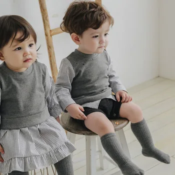 Novo Pomlad korejski Fantje in Dekleta Dva Kosa Prugasta Romper Romper Baby baby jumpsuit otroška oblačila