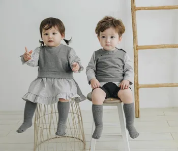 Novo Pomlad korejski Fantje in Dekleta Dva Kosa Prugasta Romper Romper Baby baby jumpsuit otroška oblačila